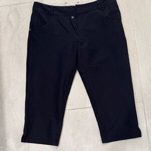 Oakley Black Capri Pants Size 10
